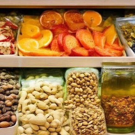 藥食同源零食化年增速30%，辦公室養(yǎng)生迎來枸杞軟糖、人參巧克力新時代