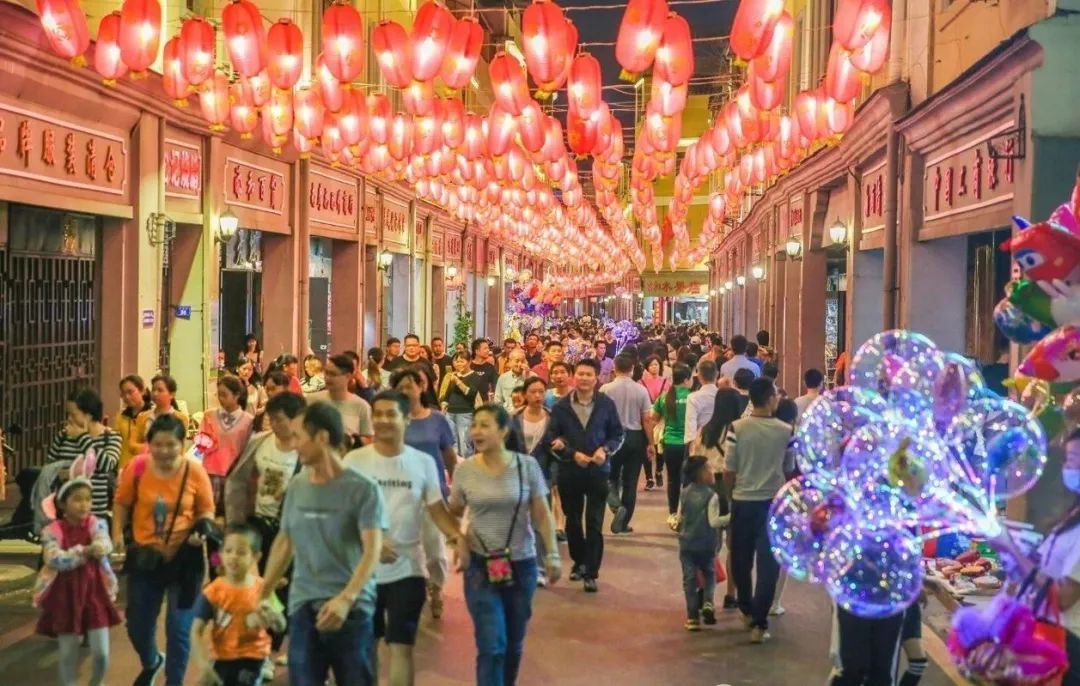 “五一”假期全國重點零售和餐飲企業  銷售額同比增長6.8%